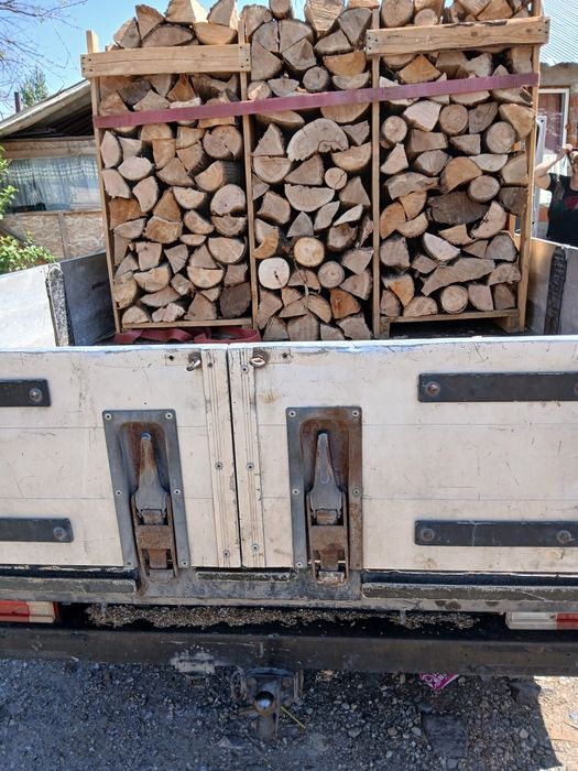 Vindem lemne la palet stejar și frasin avem calitate și cantitate