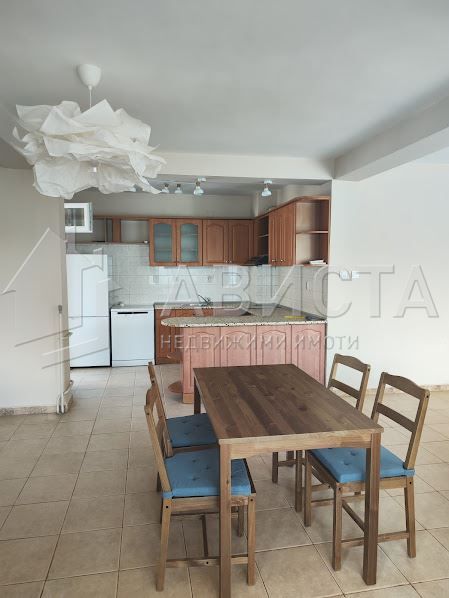 Дава се под наем Тристаен апартамент в София, Карпузица - 123 кв.м за 612 € - Снимка #1