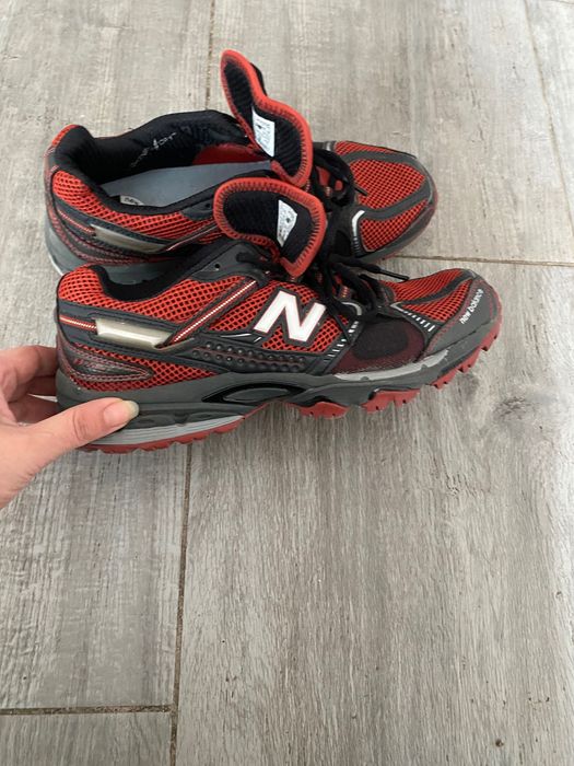 New balance маратонки