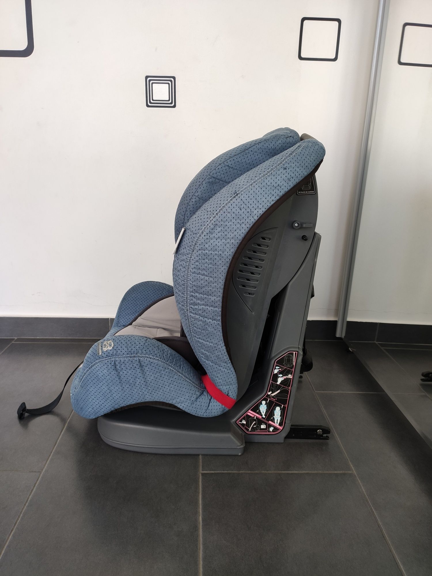 Scaun auto Coccolle Rhea cu isofix pentru copii intre 9 și 36 kg