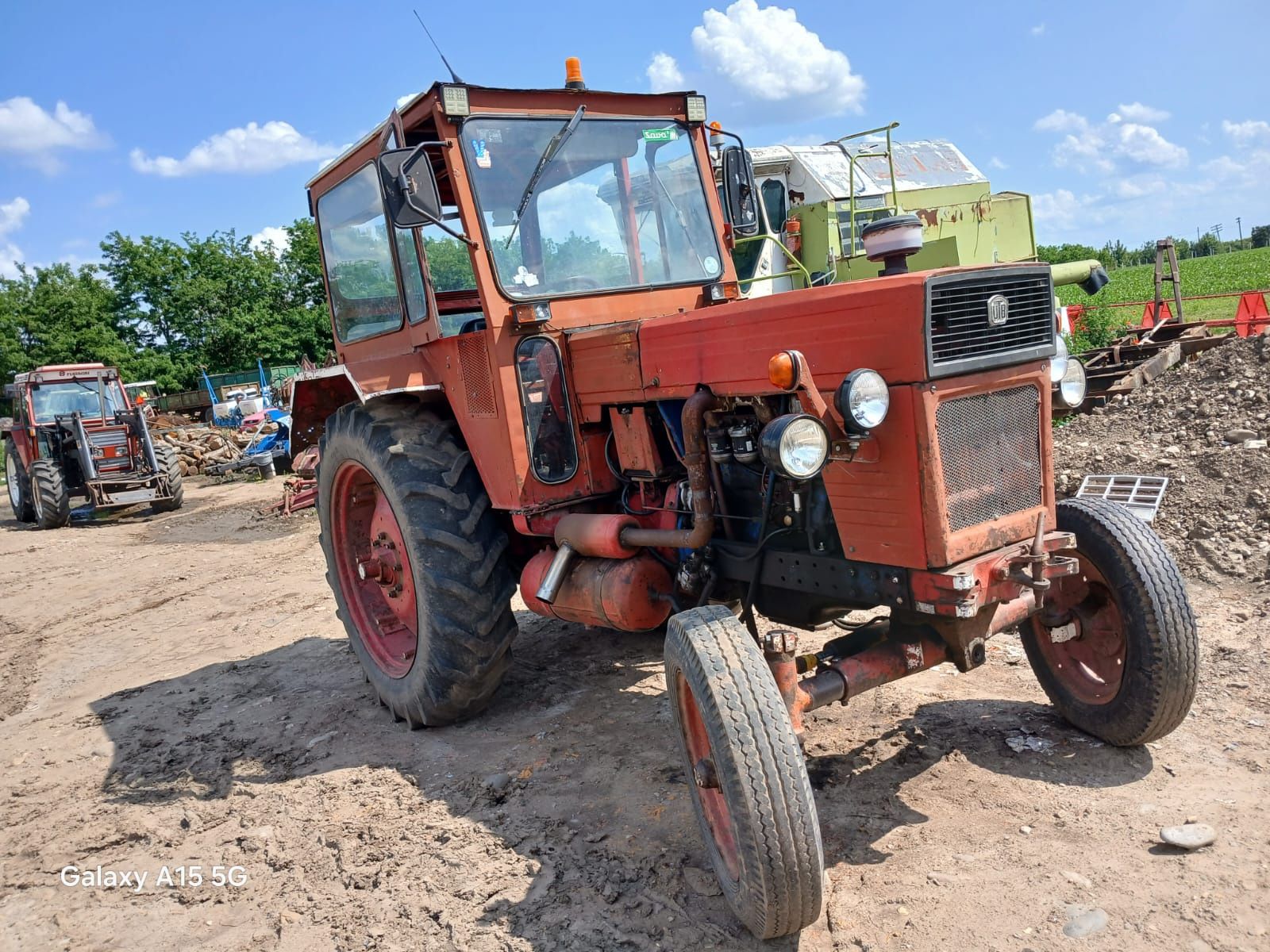 Tractor Universal UTB 650