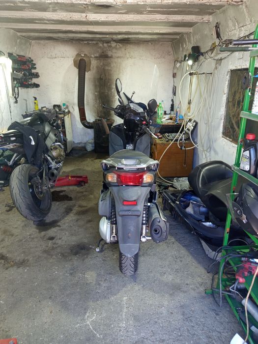 Honda sh 300 на части 2 бр