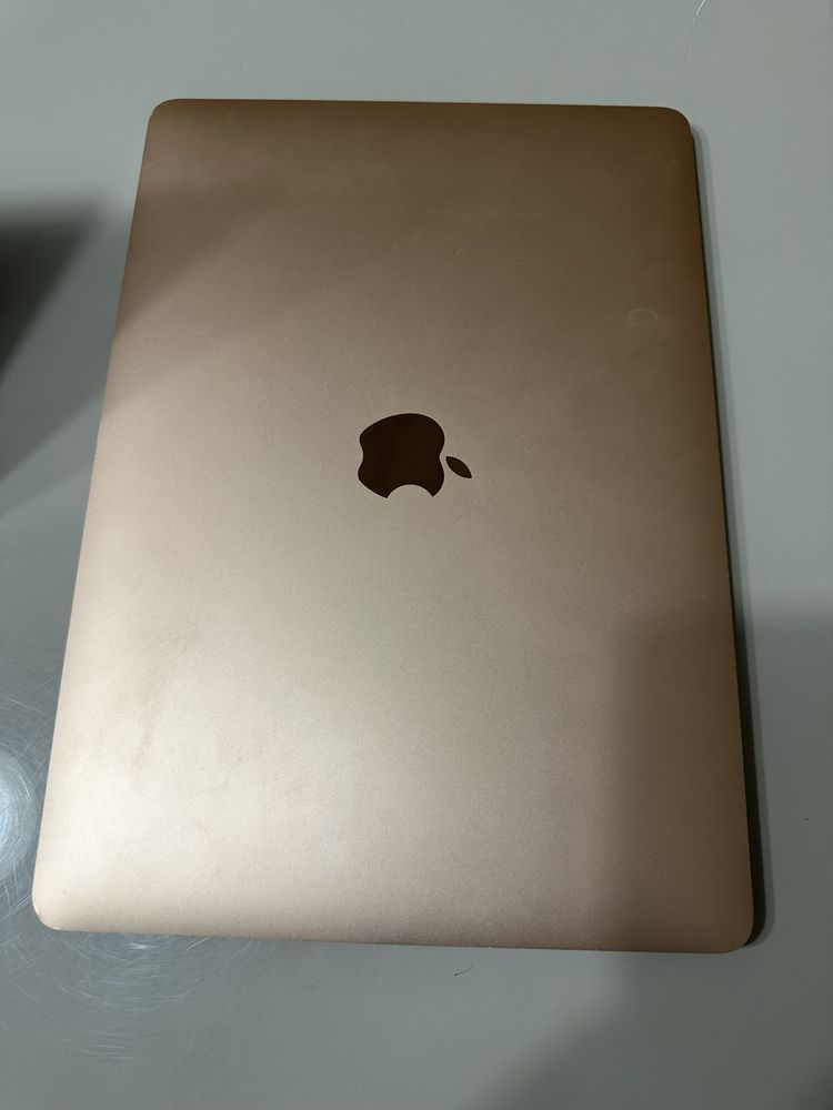 Macbook air 13 2019 256 GB excelent