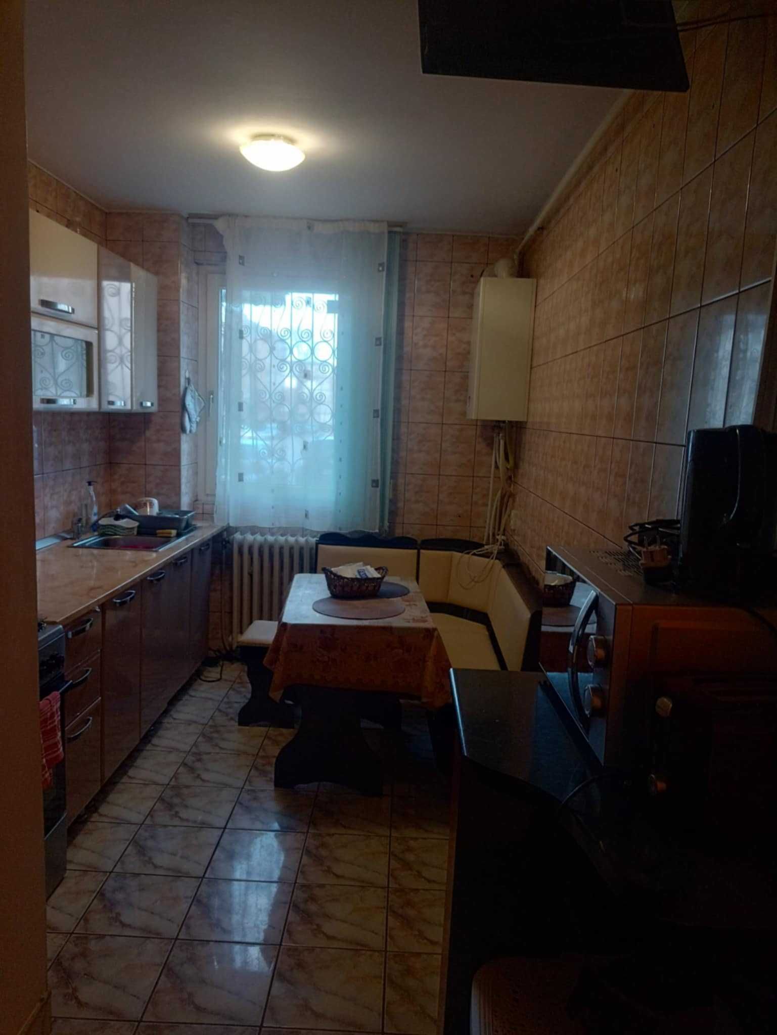 Apartament 3 camere, decomandat, micro 3, parter 77 mp