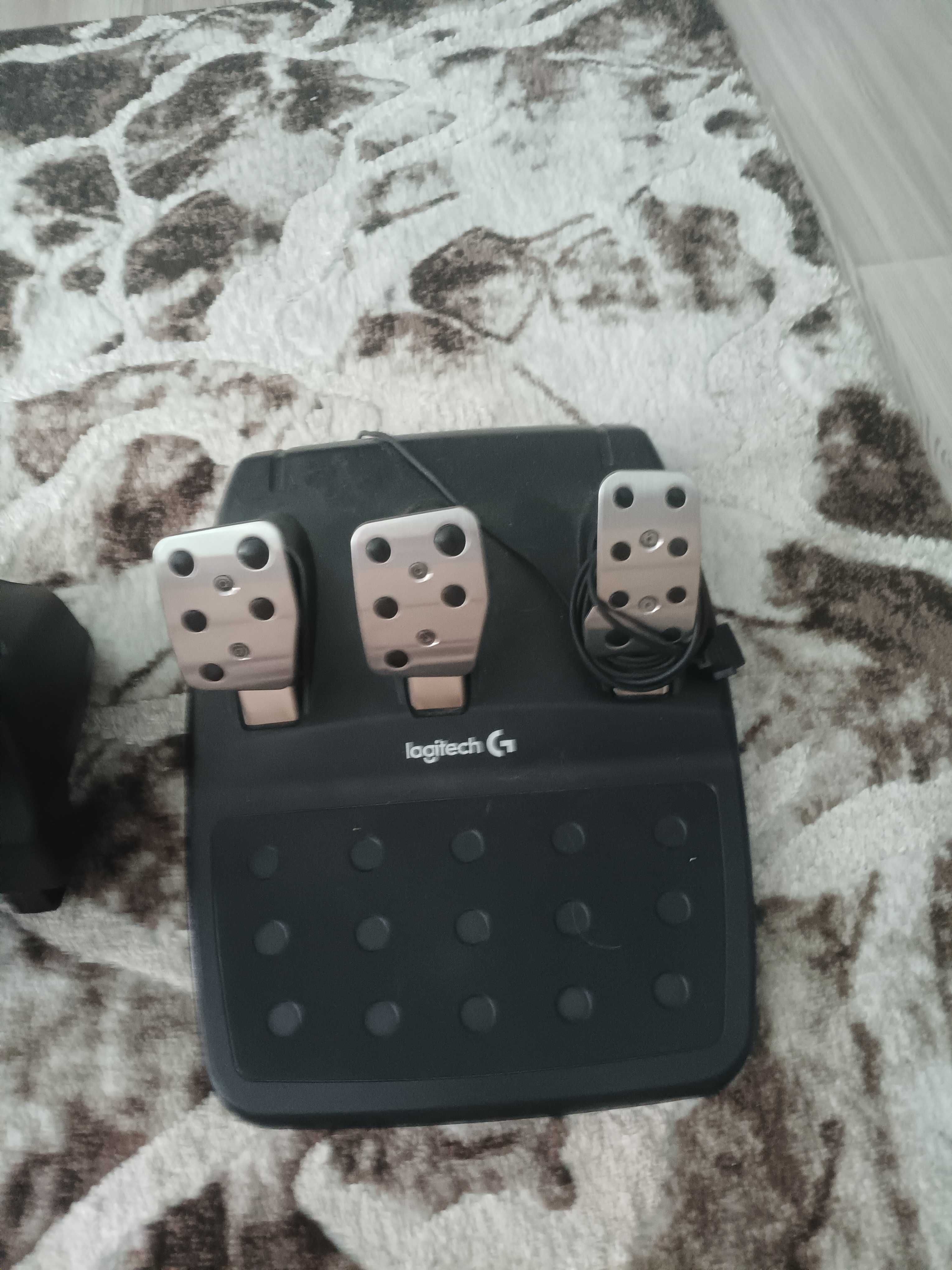 Волан с педали скоростен лост Logitech g29