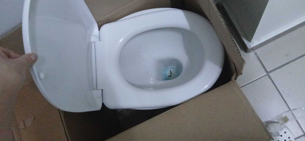 Продам унитазы в комплекте