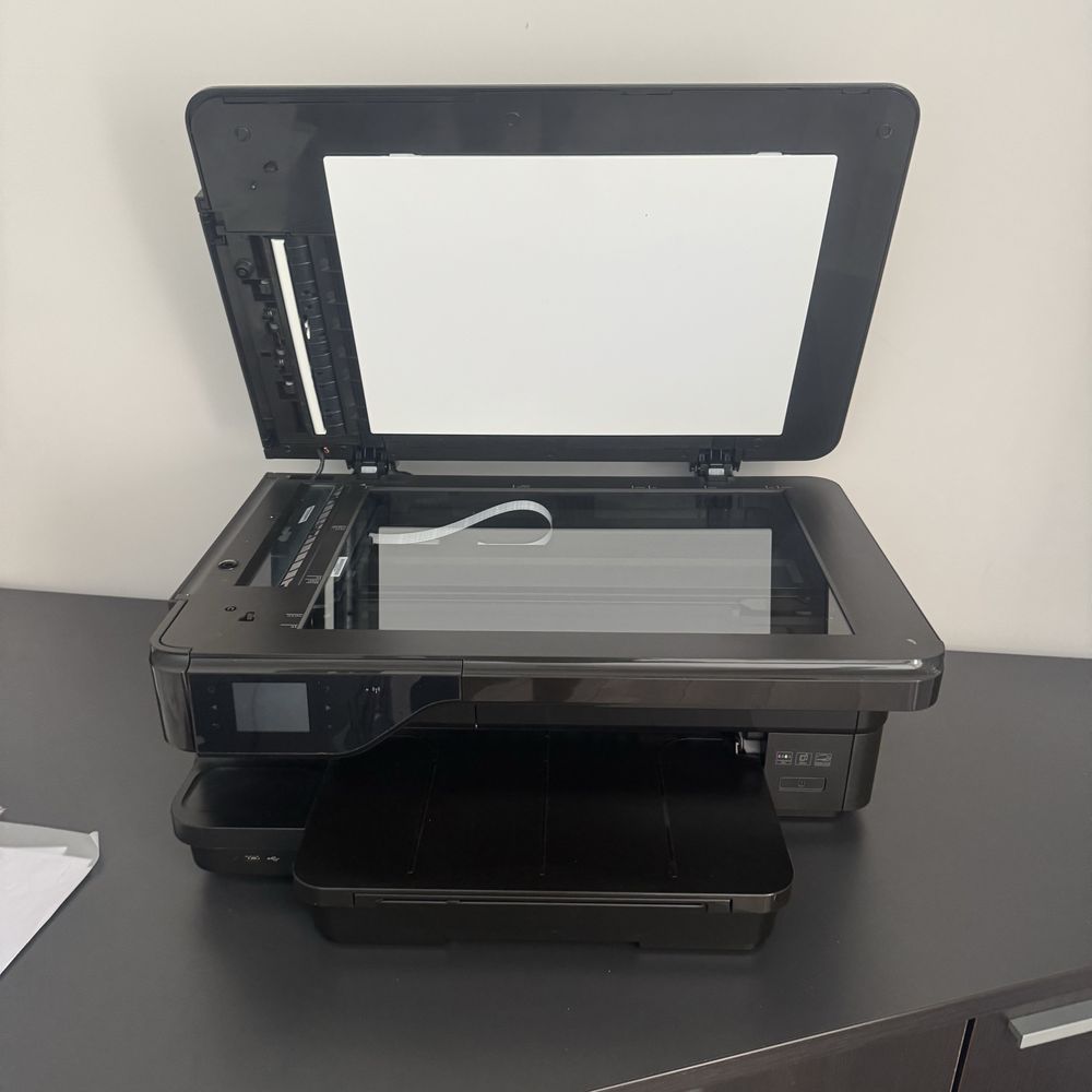 Цветен мастиленоструен принтел HP Officejet 7612