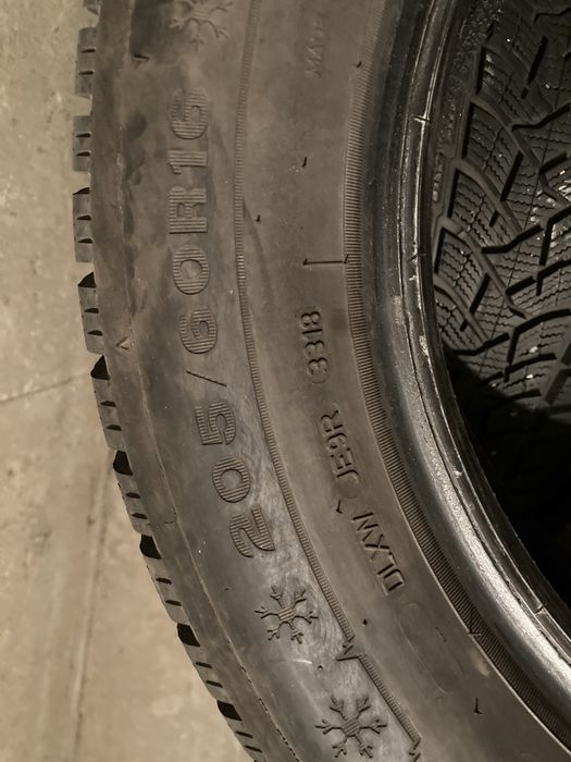 205 60 16 Dunlop Winter Sport 5 4бр зимни