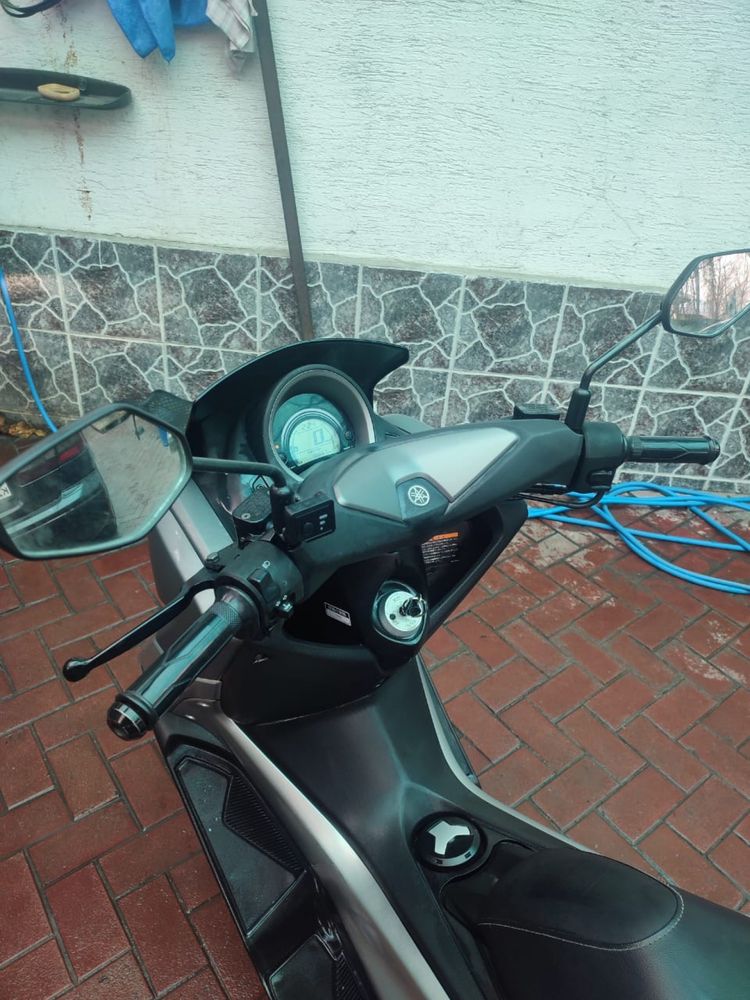 Скутер yamaha NMAX