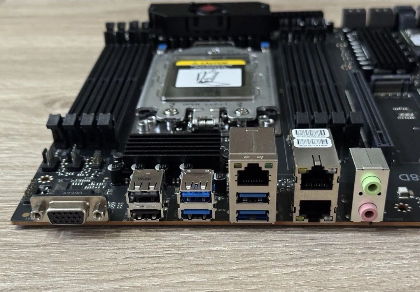 Huananzhi H12D-8D Epyc SP3 PCIe 4.0 Ipmi