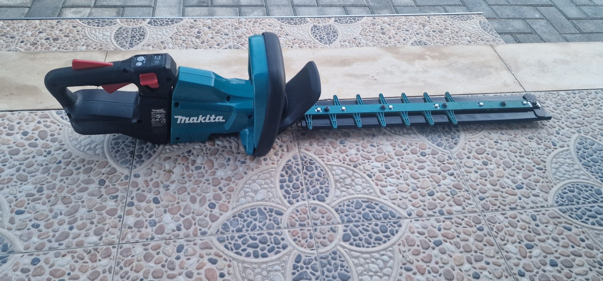 Акумулаторен храсторез Makita DUH502