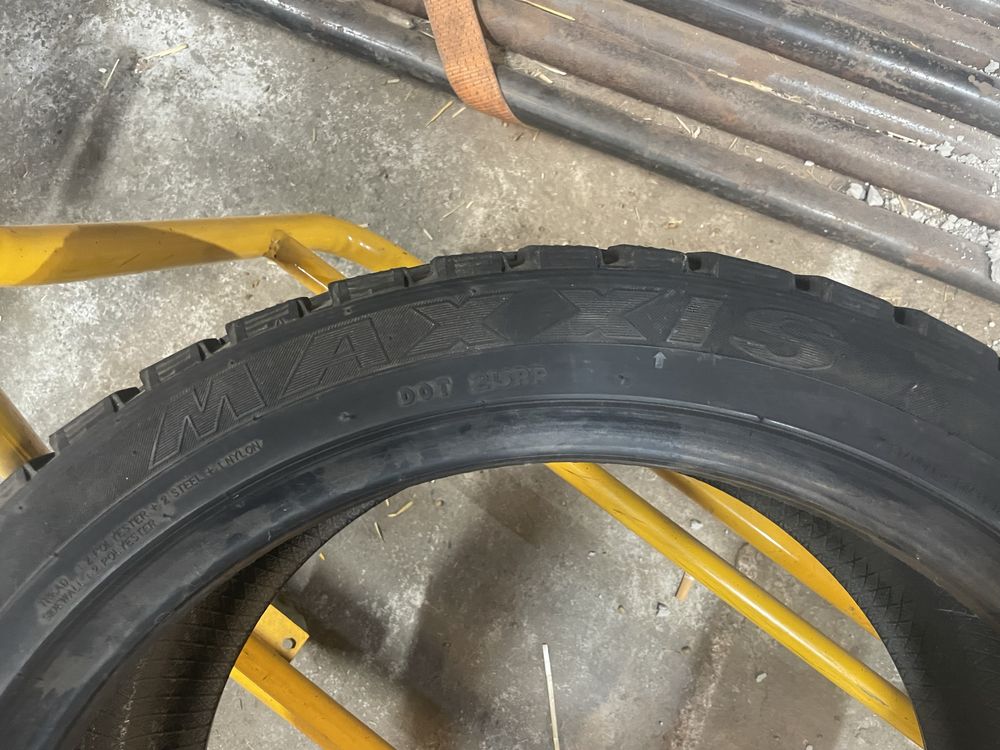 2бр. гуми Maxxis Presa SUV 275/40/20, 8мм, DOT 2015, леки забележки