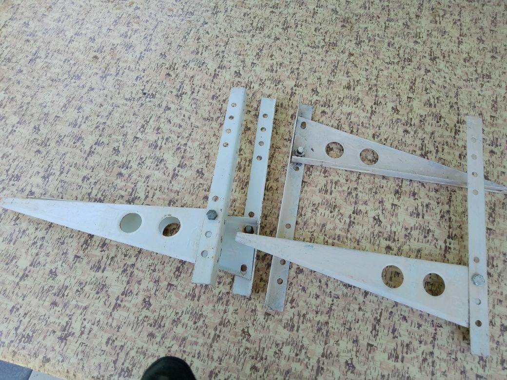 Продам крепления для кондиционера ,