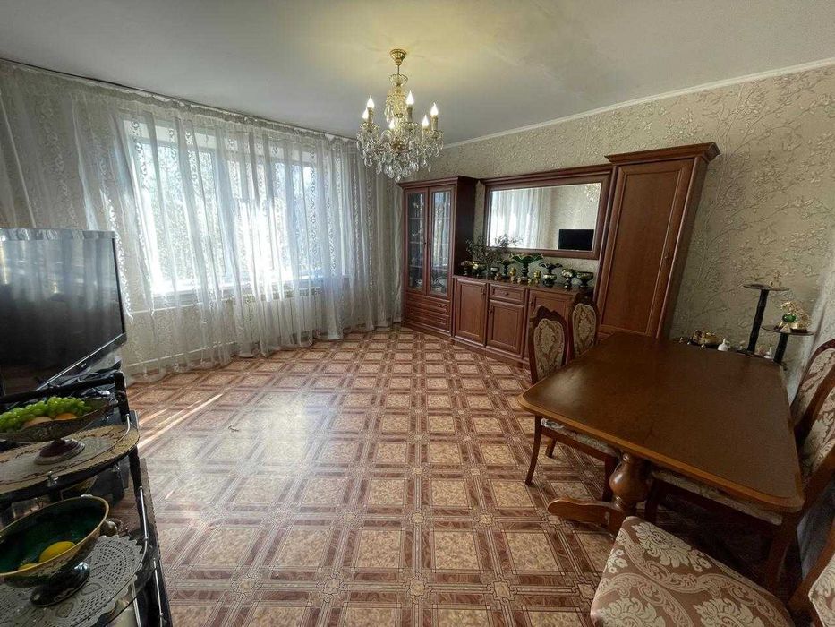 3х ком по ул. САТЫБАЛДИНА 7/3,  за Роза Роз""