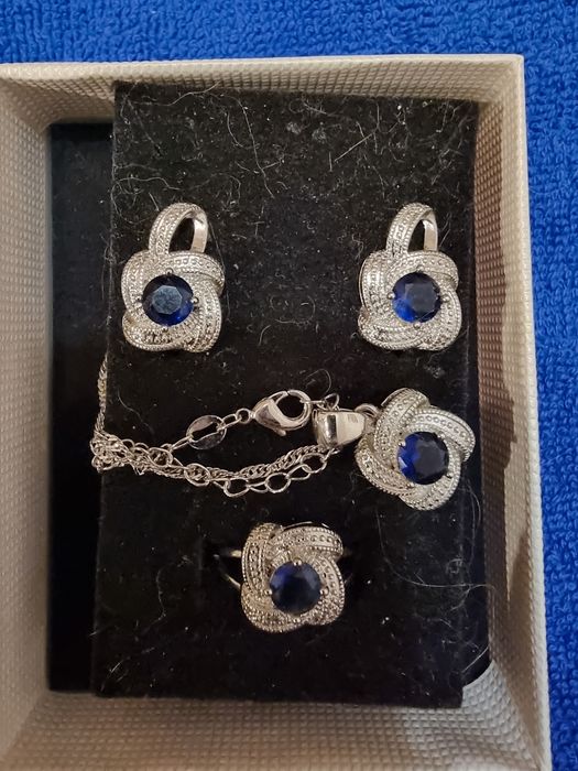 Сребърен комплект със сапфир
