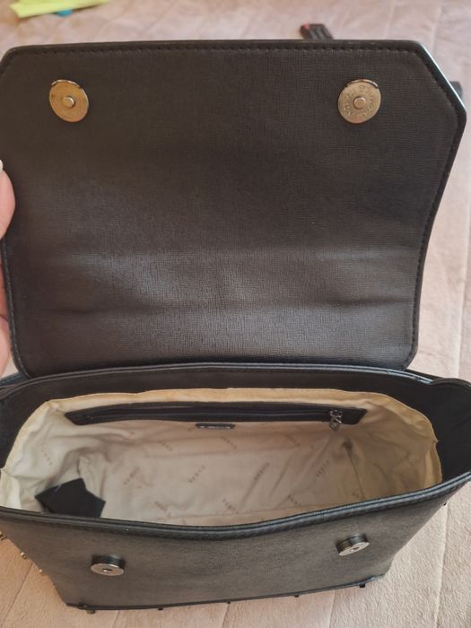 Дамска чанта Guess