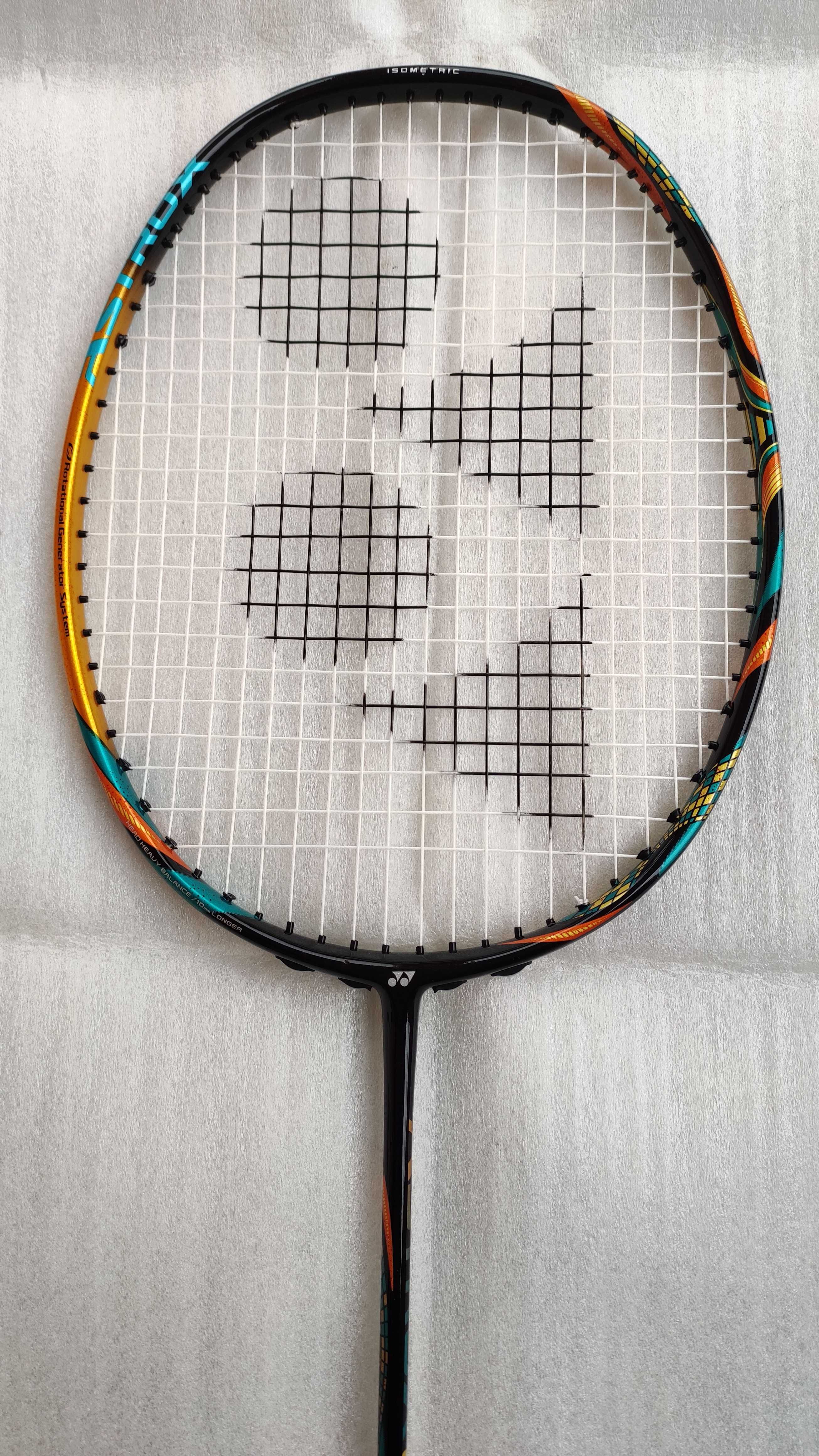 Yonex Astrox 88D Pro ракета за бадминтон