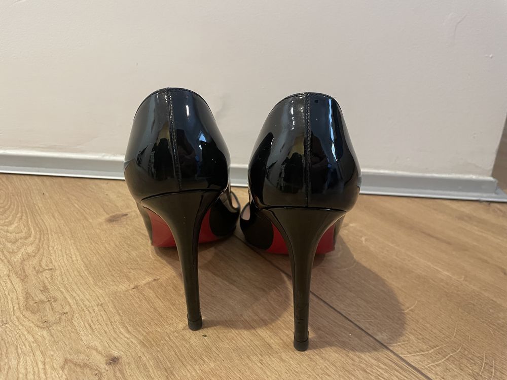 Pantofi Pigalle Christian Louboutin 38,5