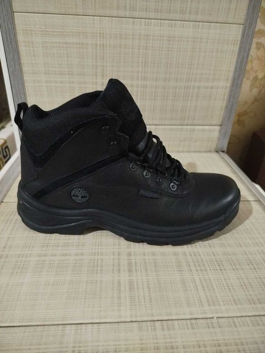 продаю качественные ботинки Timberland р 44 звоните смело