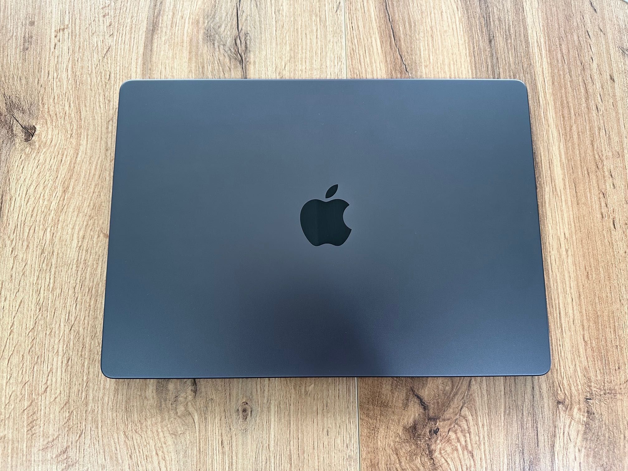 MacBook Pro 14" M4 Chip 10-CPU/10-GPU/16RAM/512SSD ГАРАНЦИЯ 11.02.2026