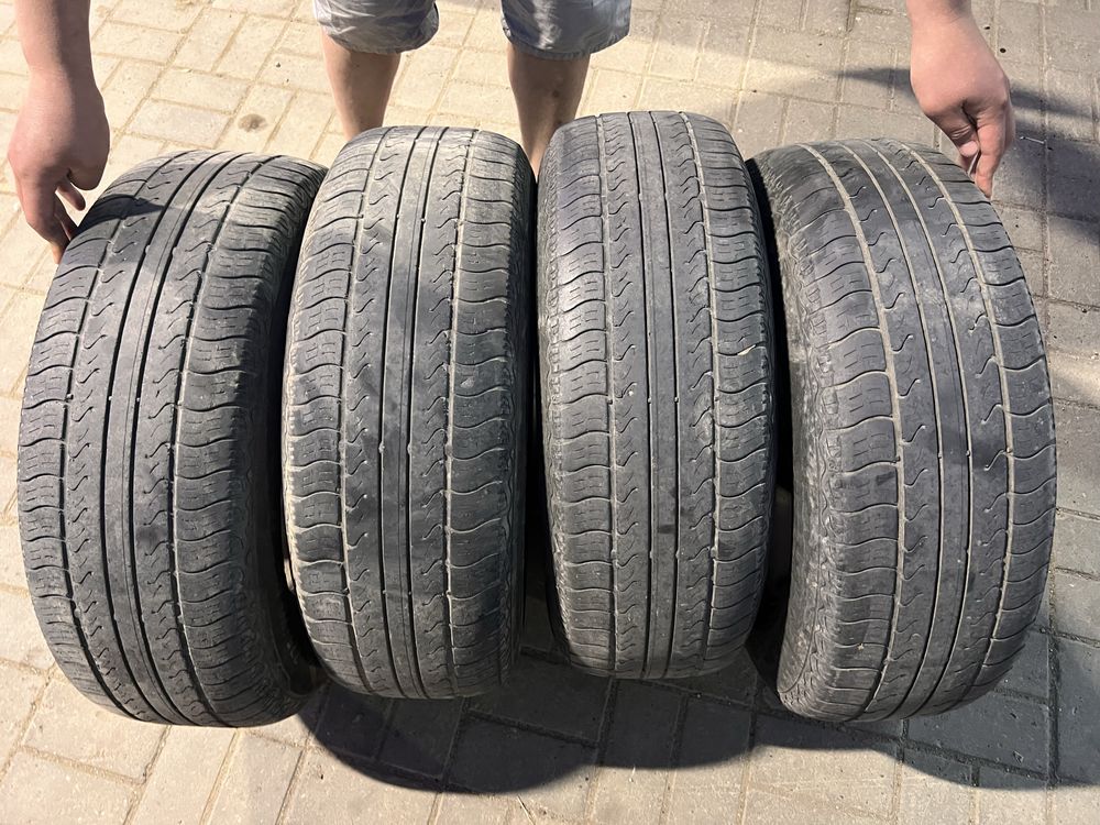 Срочно! Комплект резины с дисками  225/70/16