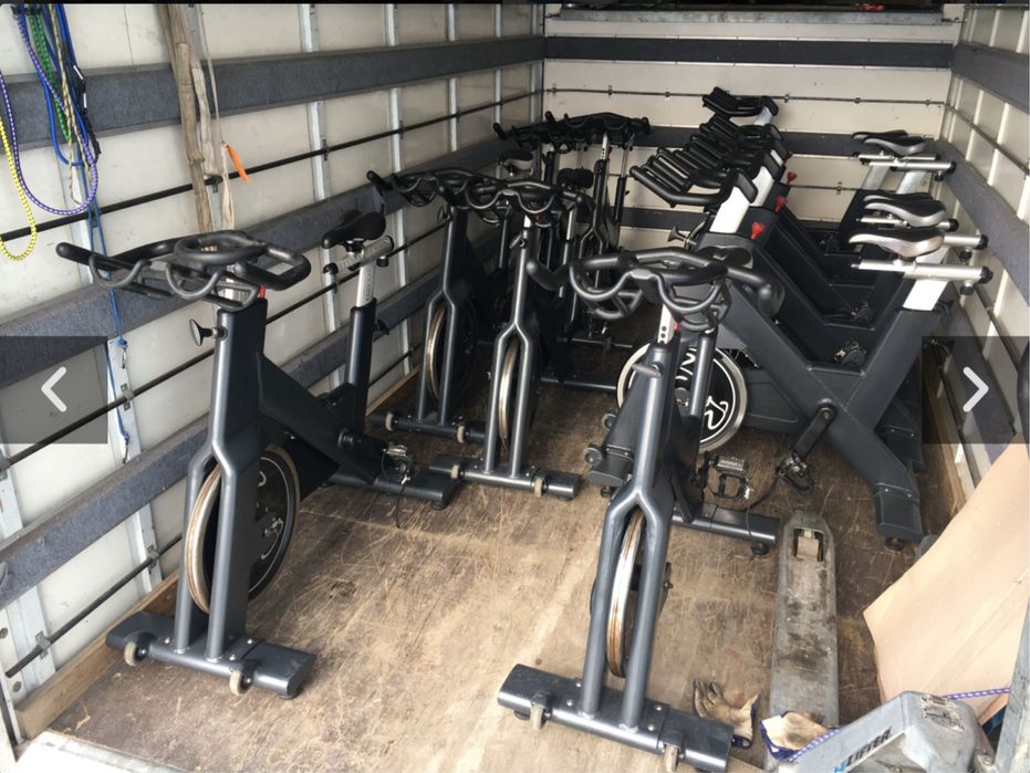 Închiriez dube transport marfă – cu sofer