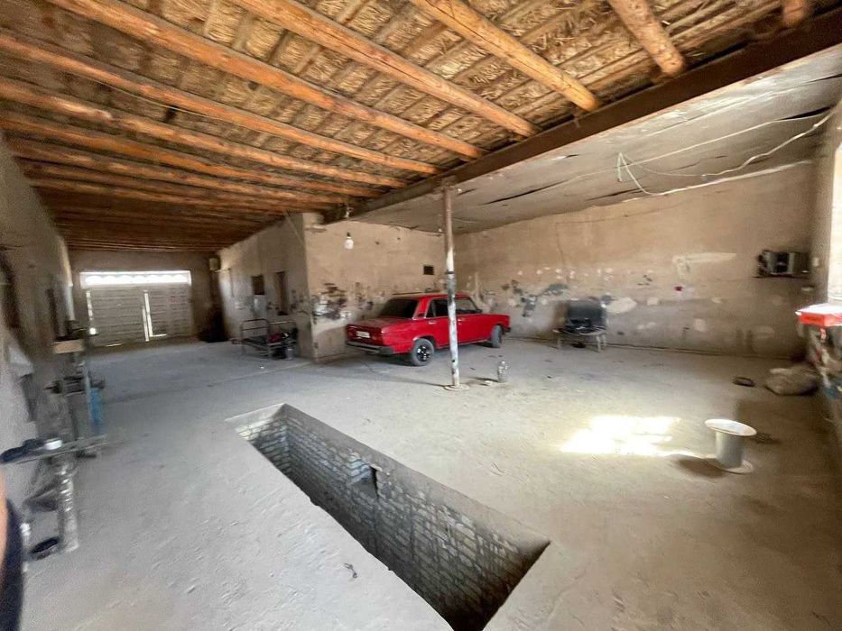 Yangiariq markazida 770 m² noturar bino sotiladi.