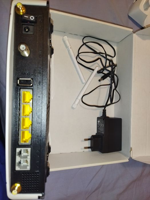 Router Wif cu doua antene detasabilei  TWG870U