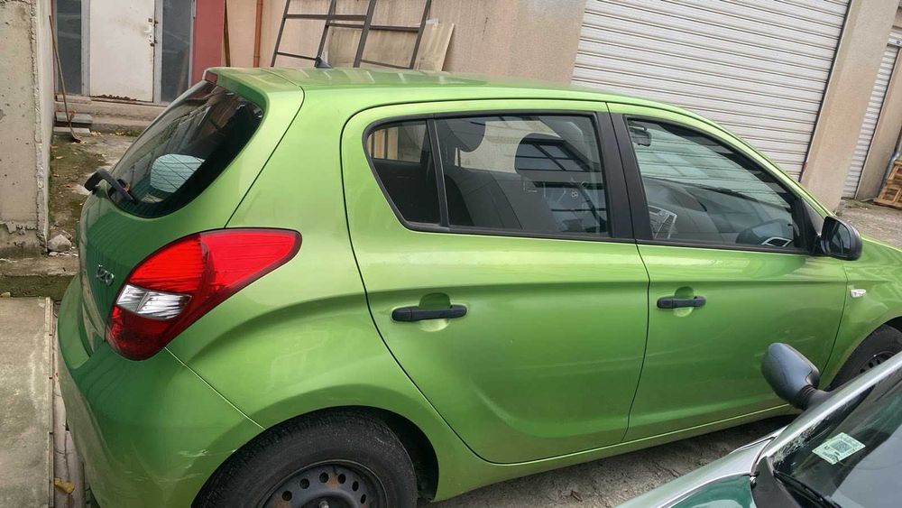 хюндай hyundai i20 2009 за части или ремонт