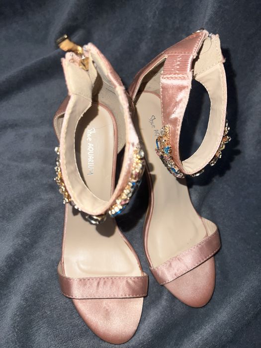 Високи обувки в розово на ток и платформа