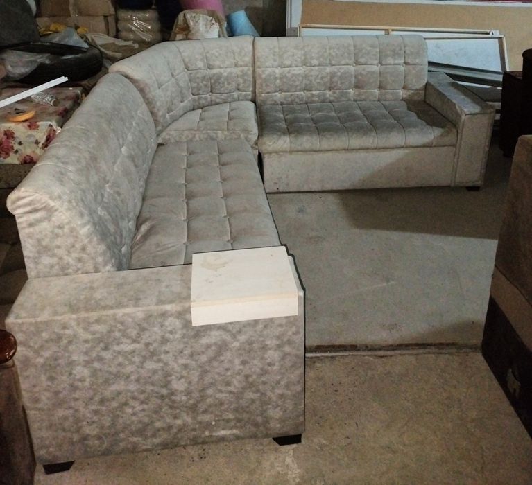 Ugalok divan sotiladi