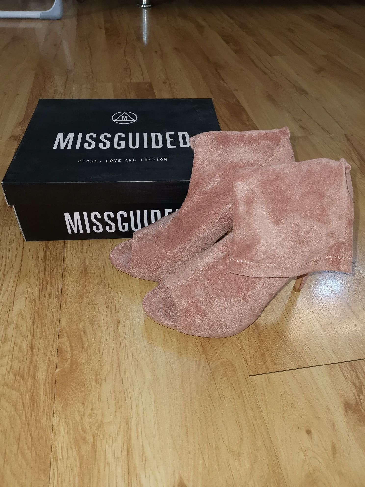 Дамски боти тип чорап Missguided