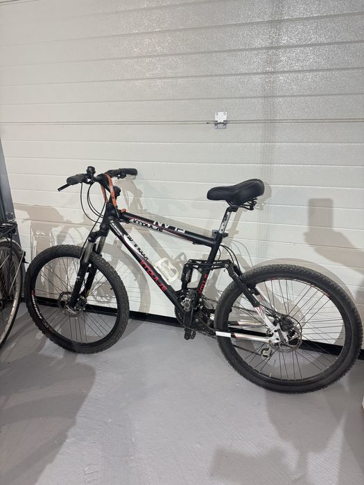 Vand bicicleta 750 lei