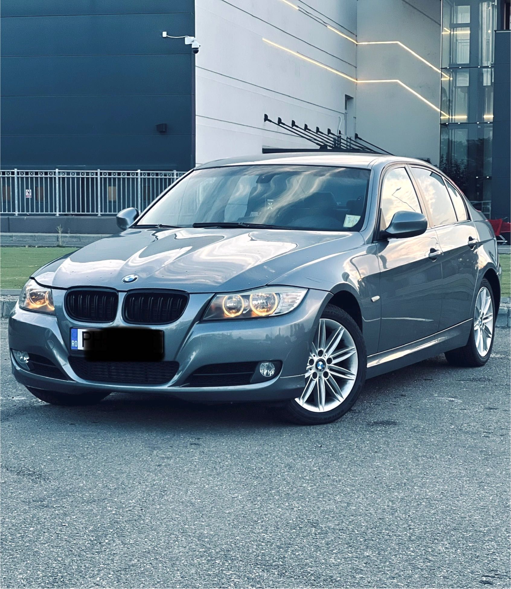 BMW Seria 3 E90 2.0 / Facelift / an 2010 / Efficient Dynamics