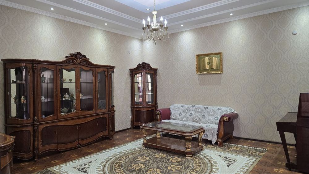 Сдаётся дом под офис или жильё в Яккасарай Саламатина.