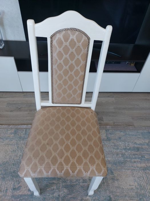 Продается стол и стулья