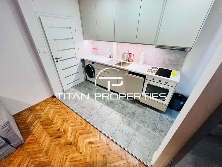 Тристаен, под наем, Център на метри от Морската градина