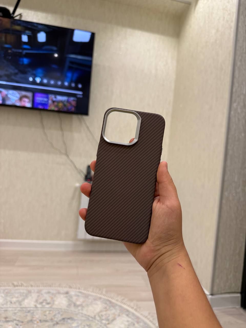 Чехлы на iPhone 14 15 16