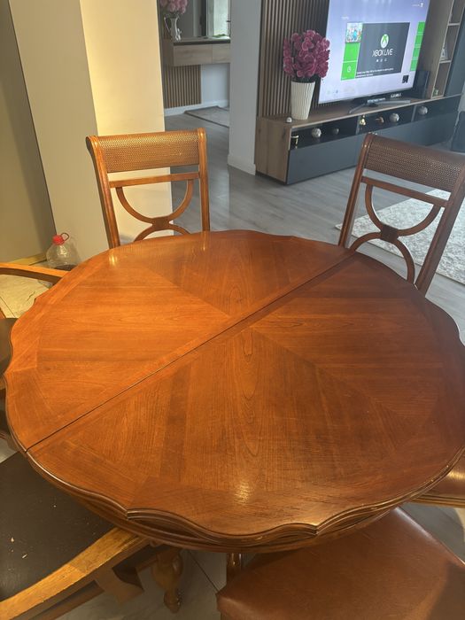 Set  masa cu 6 scaune din lemn masiv