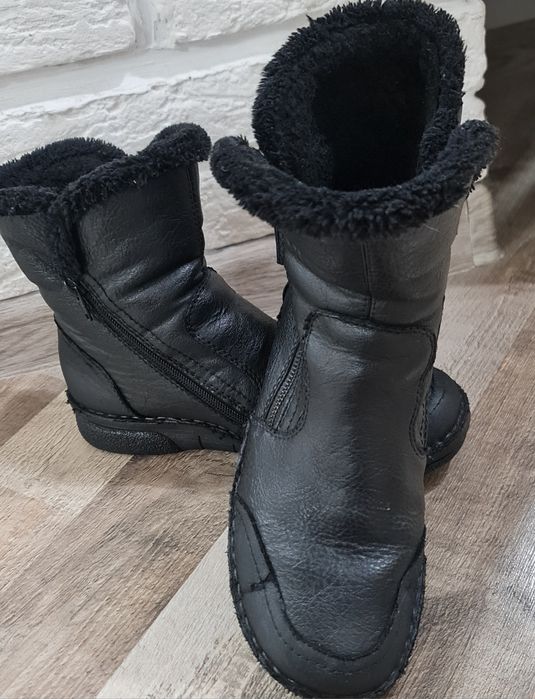Женская зимняя обувь"RIEKER"40 размера.