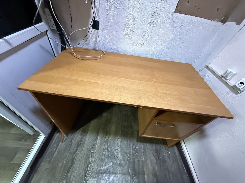 Стол офисный три вида