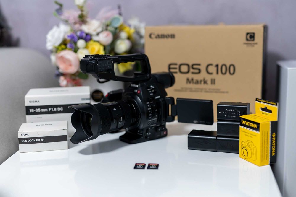 Canon C100 Mark II + obiectiv Sigma 18-35mm f/1.8 + usb dock UD-01