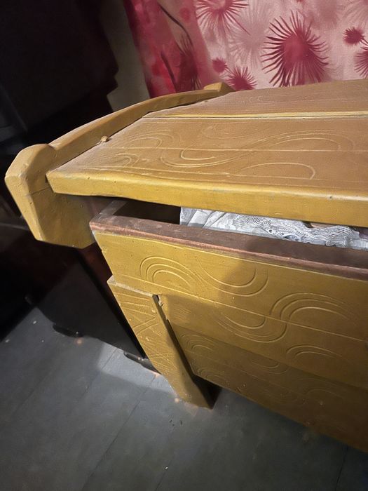 Lada veche zestre lemn masiv