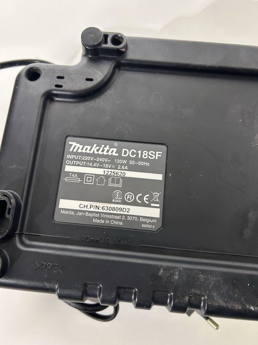 Makita DC 18SF incarcator 4 posturi