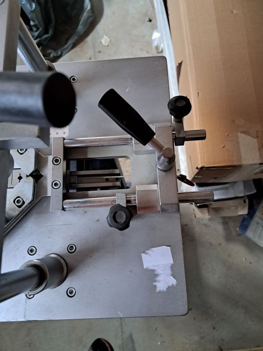 Машина за сглобяване на рамки