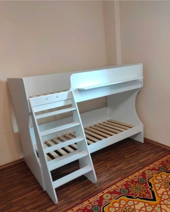 Двухъярусная кровать