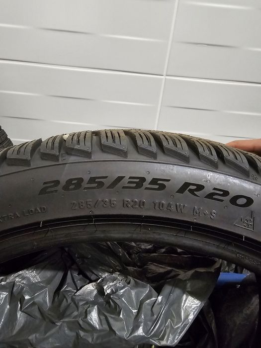 2 auciucuri de iarna an 2024, DOT 4024, Pirelli, 285 35 20