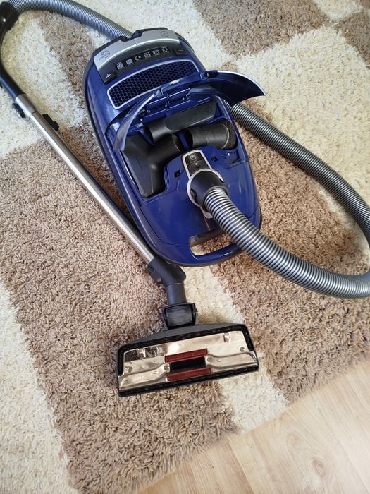 Прахосмукачка Miele c3