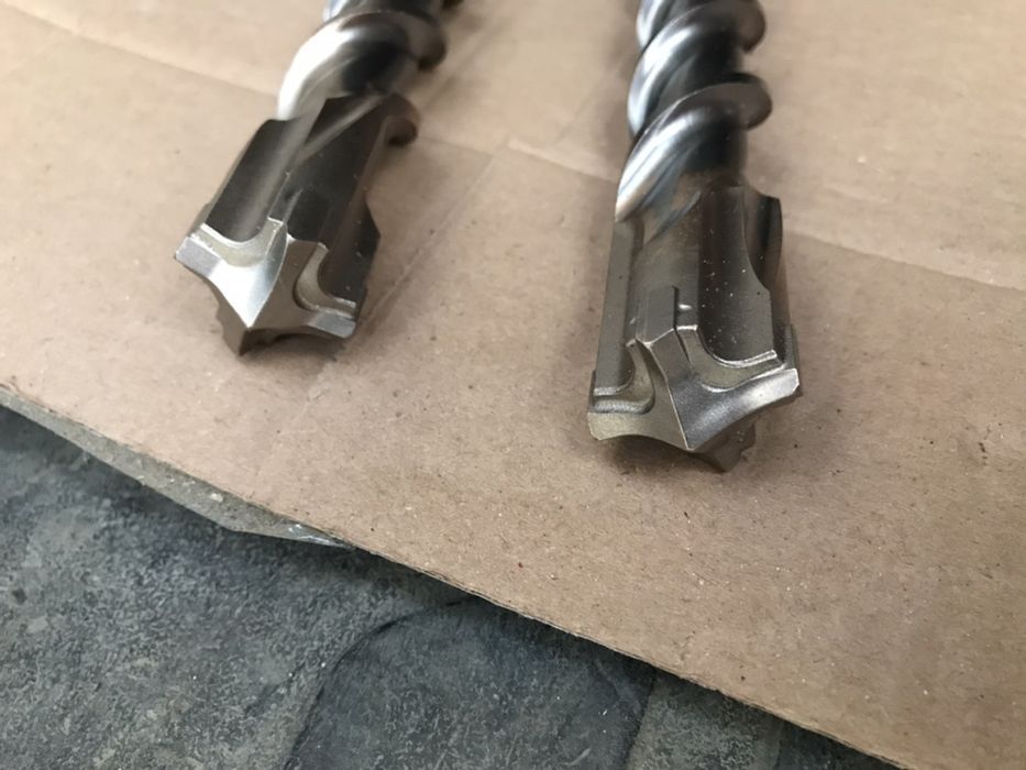 Burghiu Milwaukee Sds Plus 25x250mm Nou cu 4 Cuțite