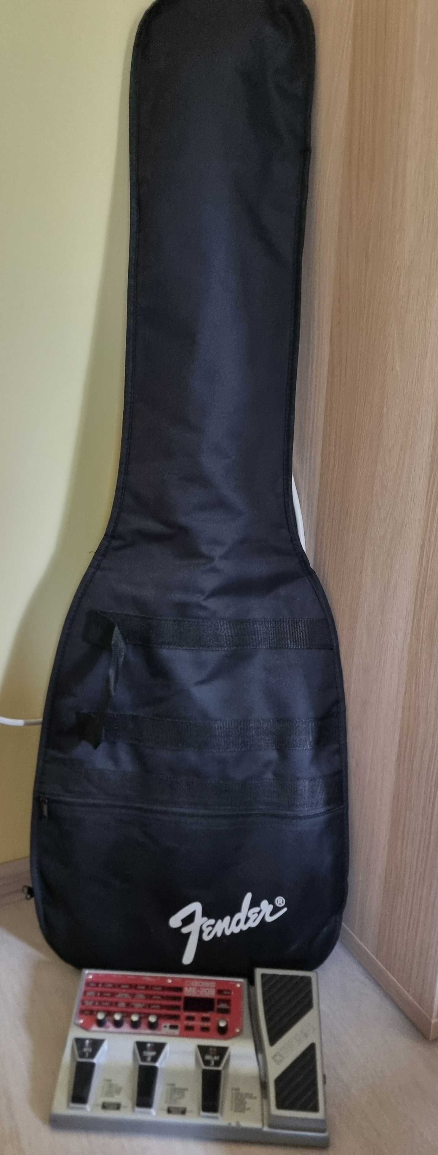 Продавам комплект бас китара и процесор Boss ME-80